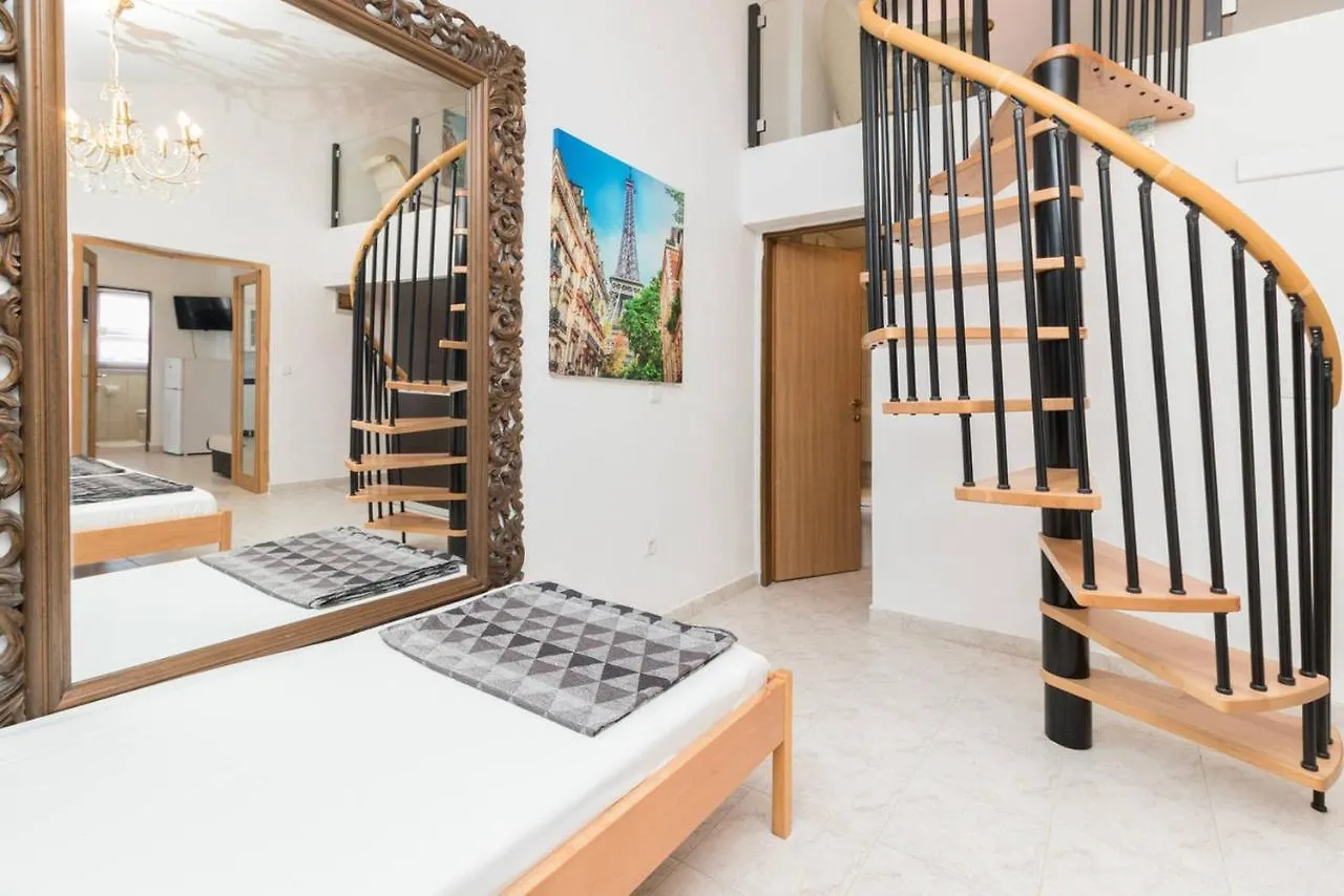 Rooms & Apartments Hegic Zadar 0*,  Kroatien